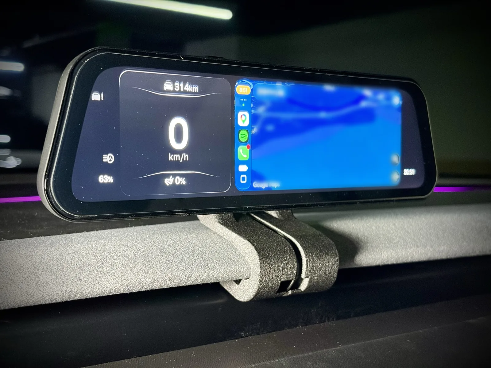 Dash 支架 v2.0 撐著 S3XY&nbsp;Dash 的特寫
